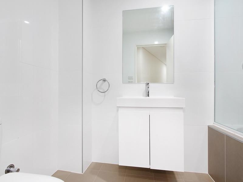 8-12 Linden Street, Toongabbie NSW 2146